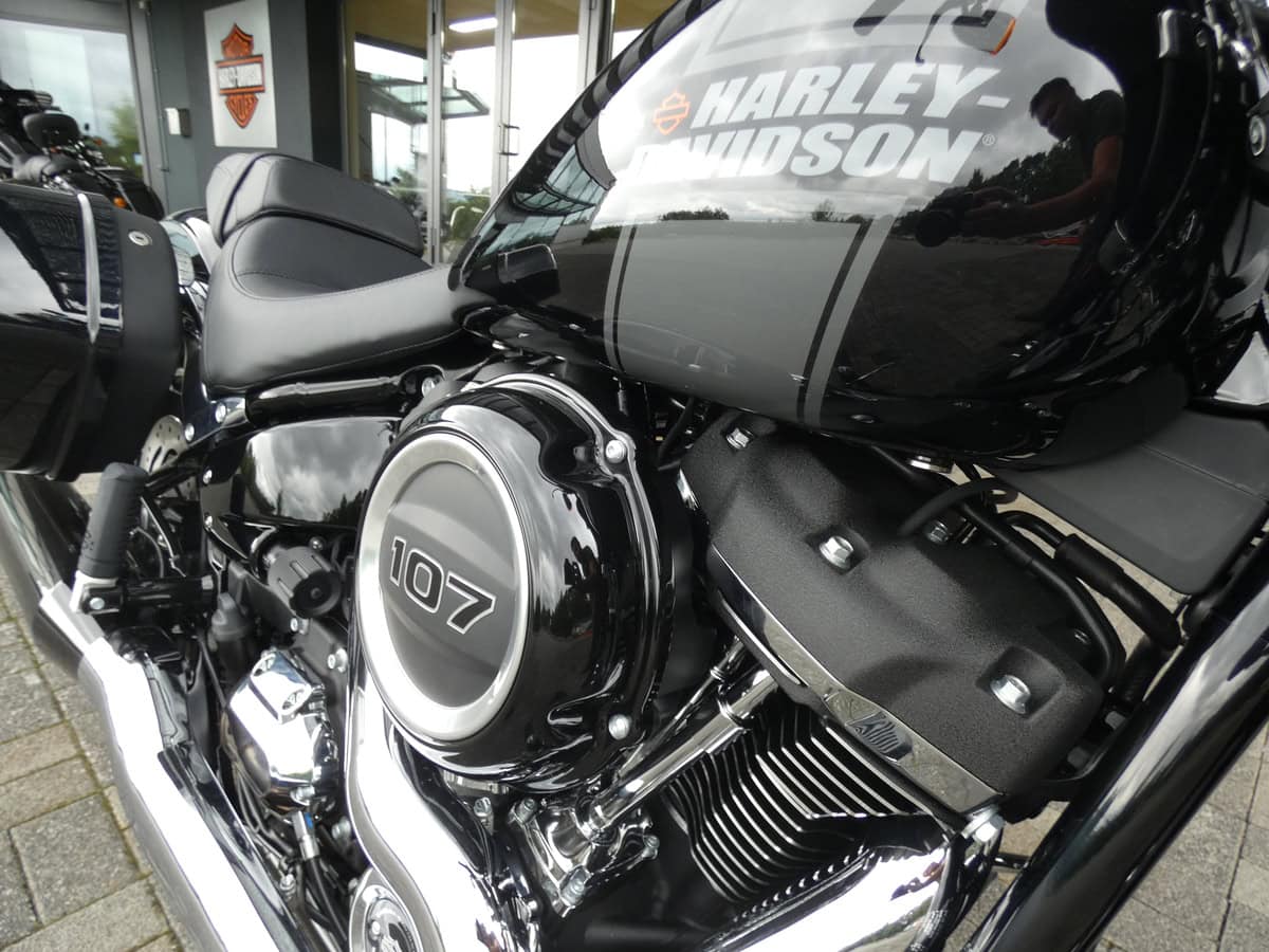Harley-Davidson Motor in Schwarz mit 107er Motorleistung.