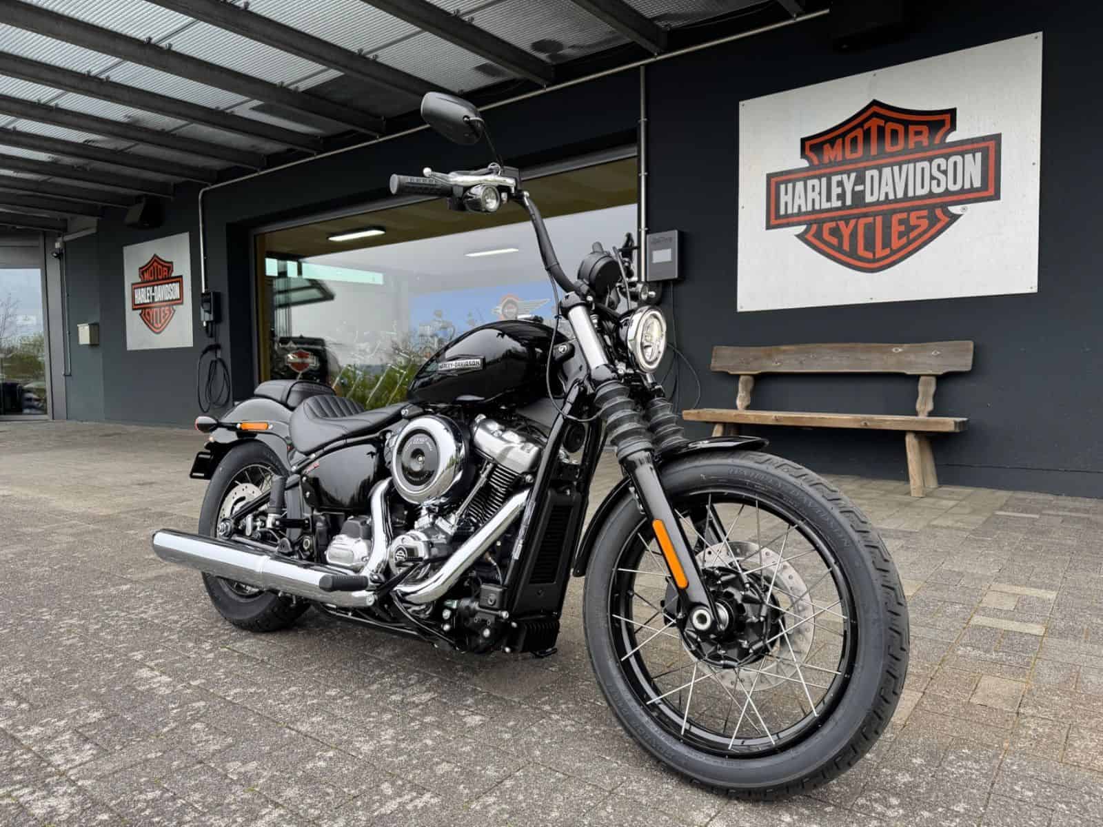 Harley-Davidson Softail Standard vor H-D® YOUR BIKE HOUSE Fulda.
