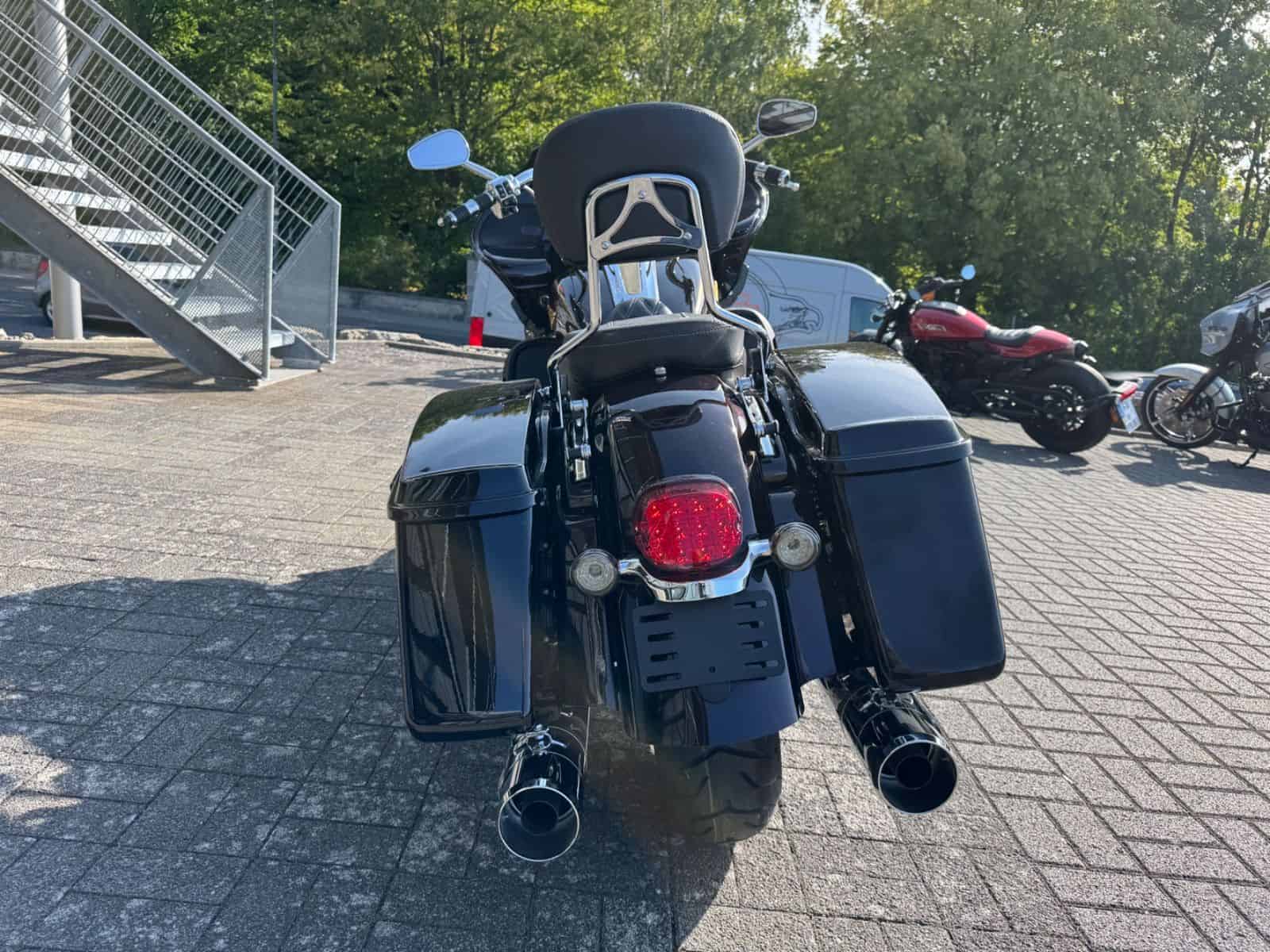 Harley-Davidson Touring Motorrad mit Satteltaschen in Fulda.