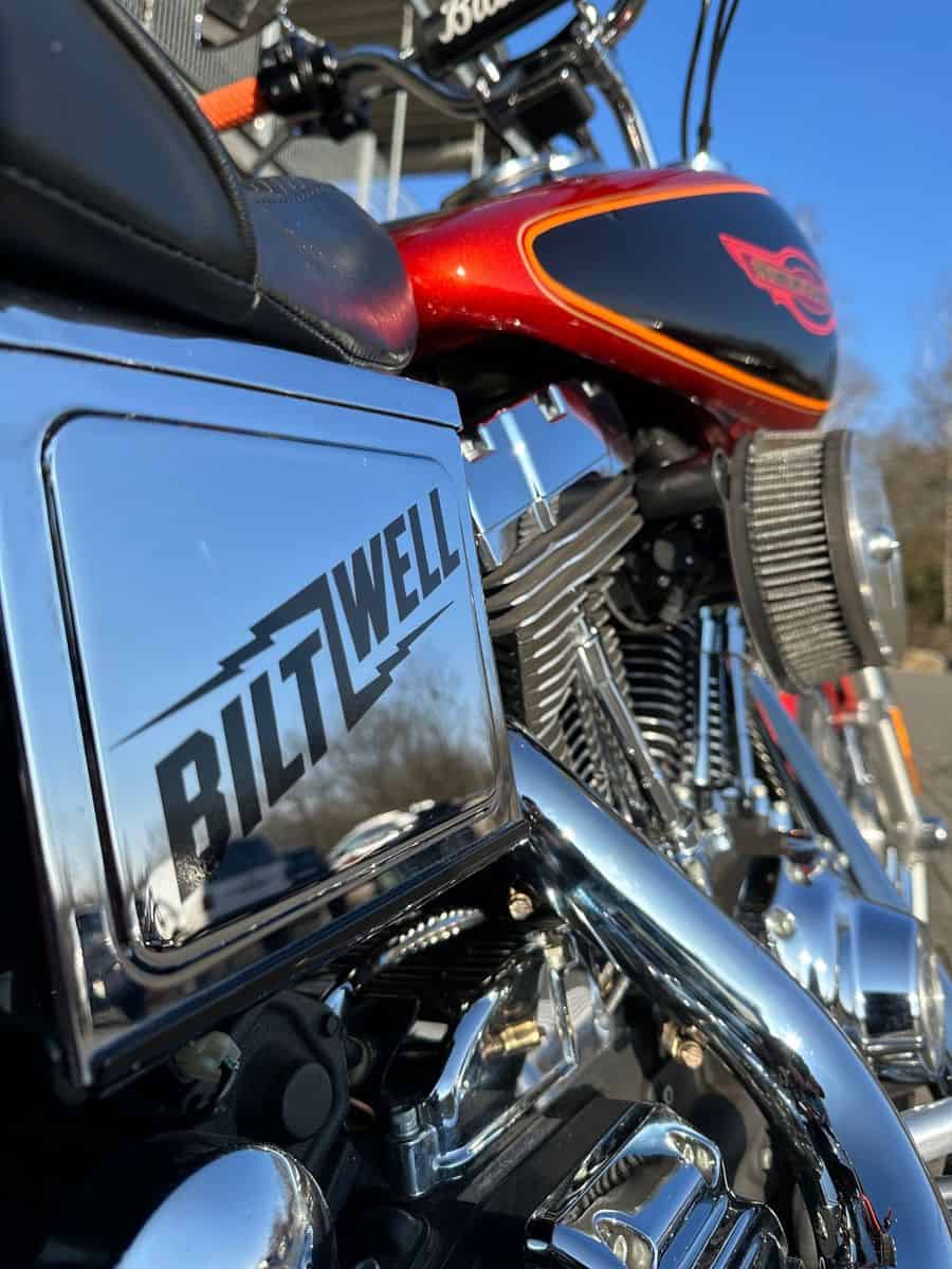 Harley-Davidson Motorrad mit Blitz Well Logo in Fulda.