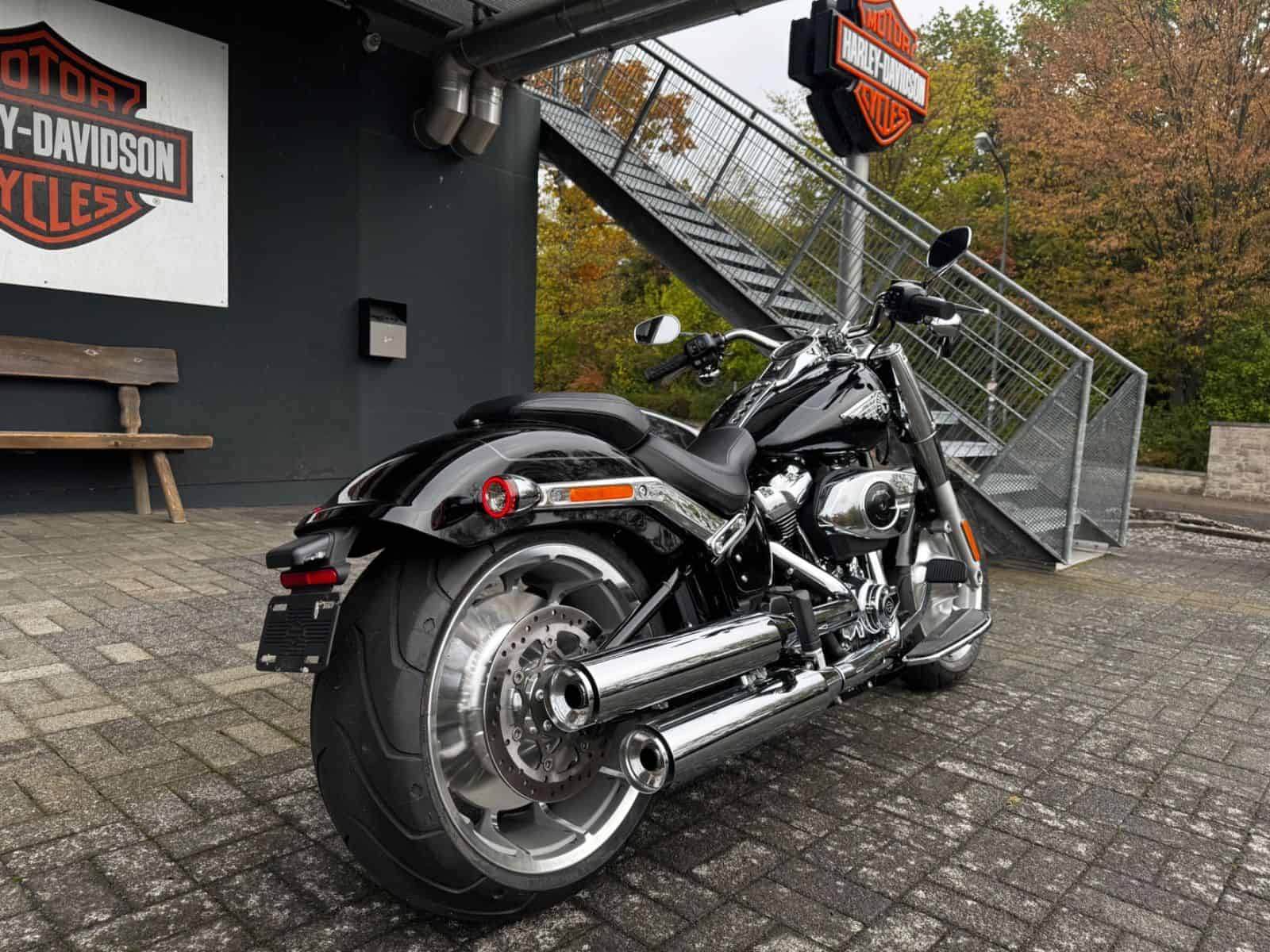 Harley-Davidson Softail Fat Boy vor H-D® YOUR BIKE HOUSE Fulda.