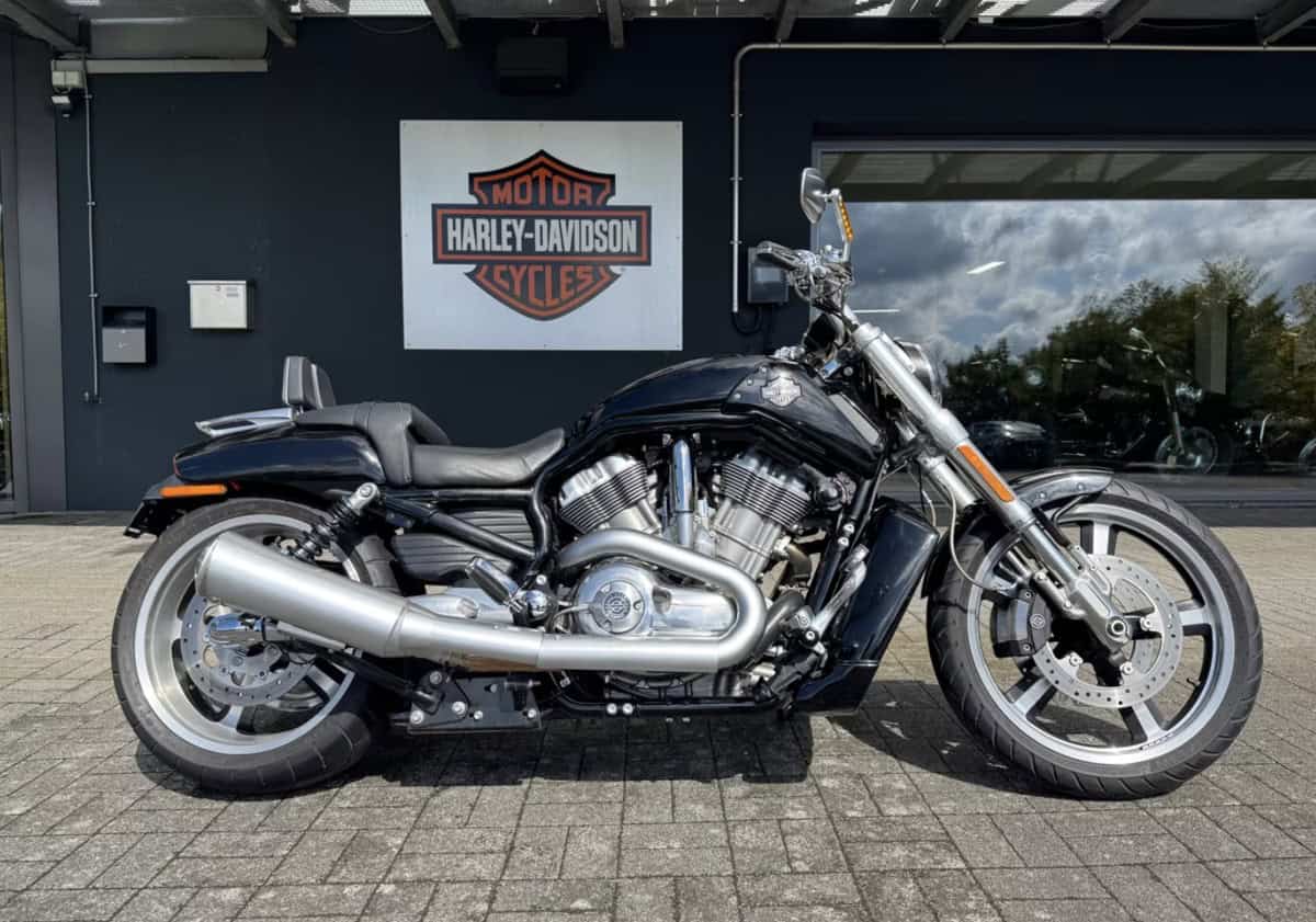 Harley-Davidson Softail Fat Boy vor H-D® YOUR BIKE HOUSE Fulda.